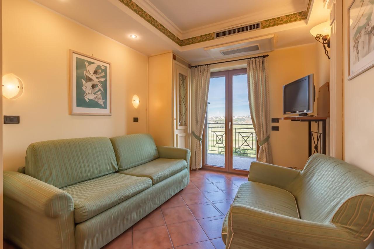 Carpediem Roma Golf Club Марко-Симоне Экстерьер фото